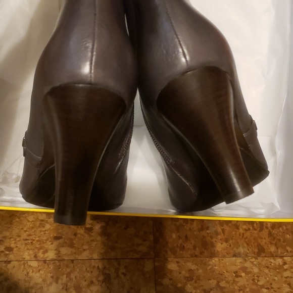 EUC Booties - Picture 3 of 4